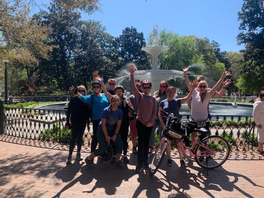 Savannah: Historic District Guided Bike Tour - Forsyth Park and the Gothic cathedral