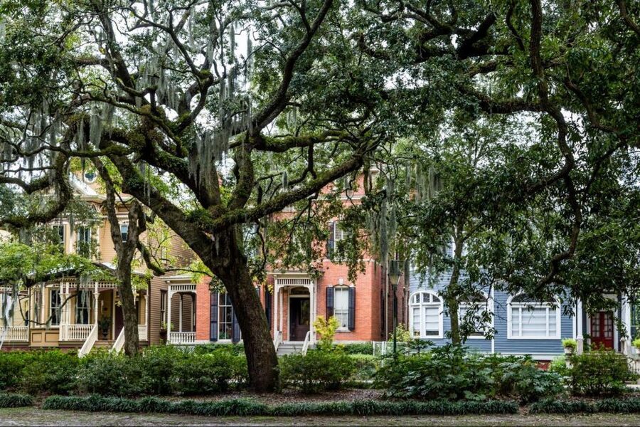 Savannah: Historical Panoramic City Tour - Savannah’s squares and the people behind them