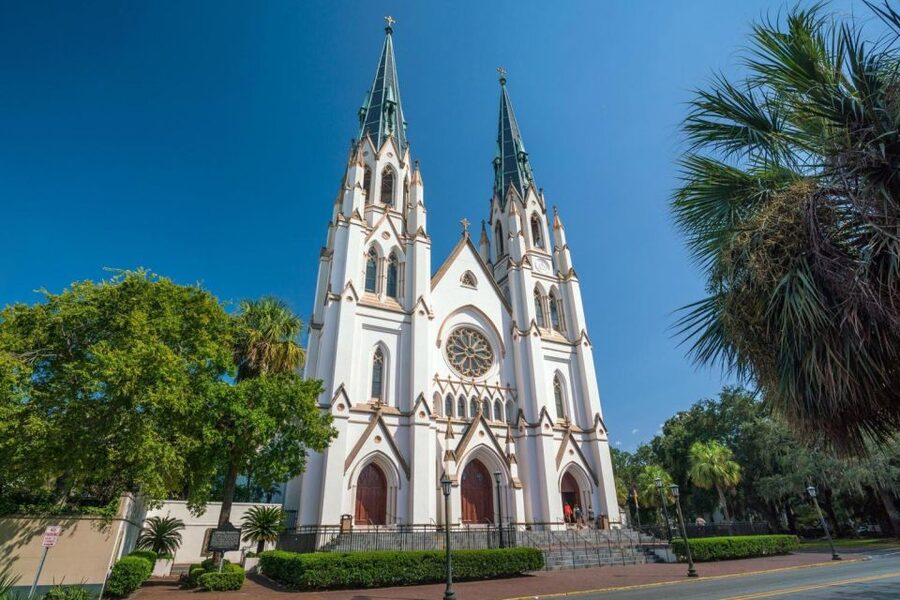 Savannah: Historical Panoramic City Tour - A look beyond the postcard center in Starland District