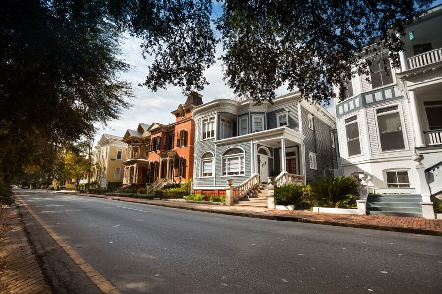 Savannah: History and Culture Walking Tour - Local food, shopping, museums, and lesser-known stops