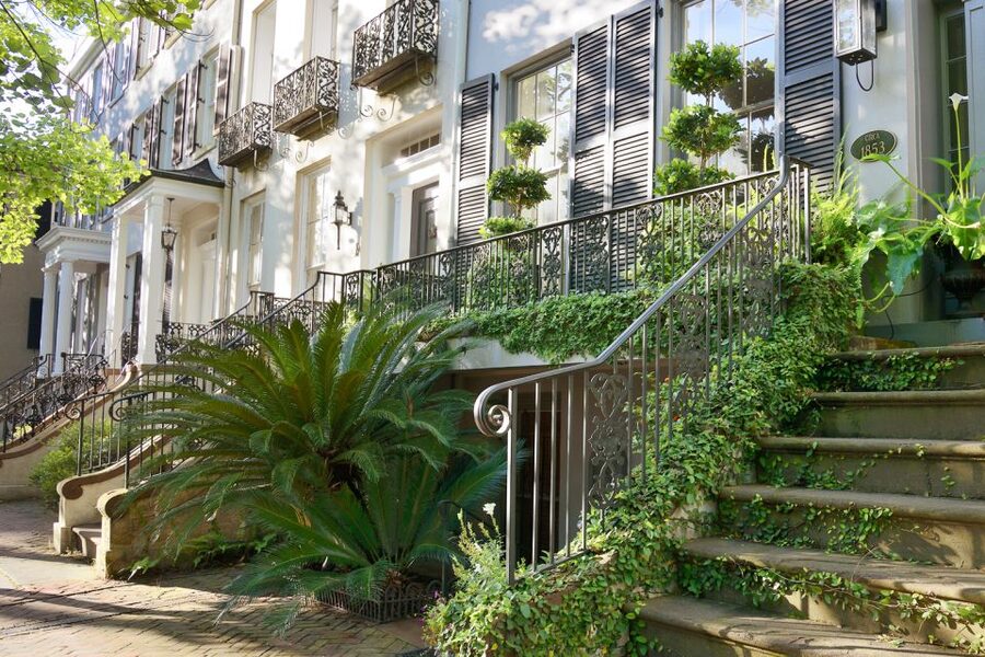 Savannah: History and Culture Walking Tour - Ninety minutes for $20