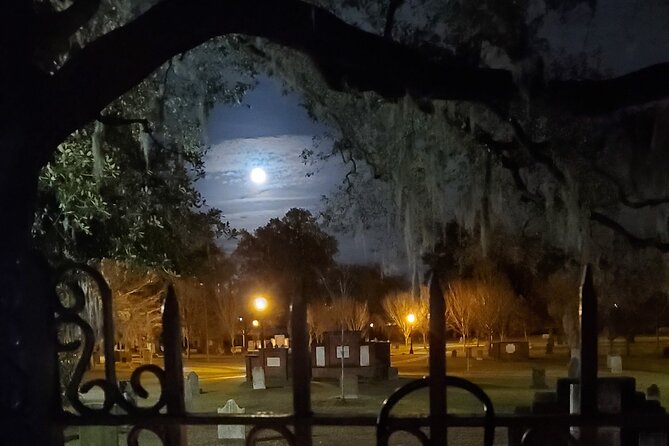 Savannah History and Haunts Candlelit Ghost Walking Tour - Stories of war, executions, and reported hauntings
