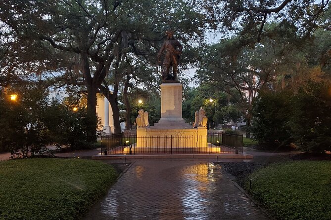 Savannah History and Haunts Candlelit Ghost Walking Tour - The lantern-lit route through historic Savannah