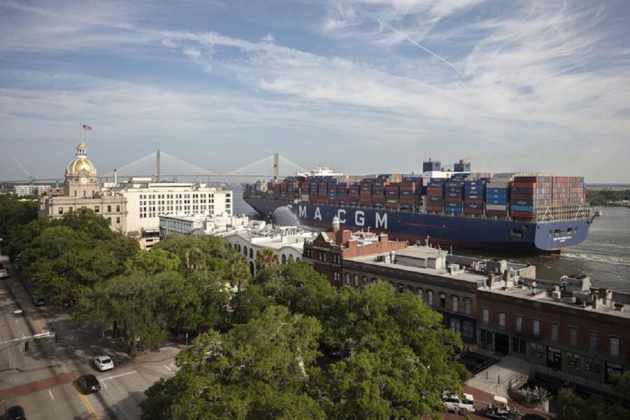 Savannah: History, Culture, & Scenic Views E-Bike Tour - Architecture, squares, and the quieter side streets