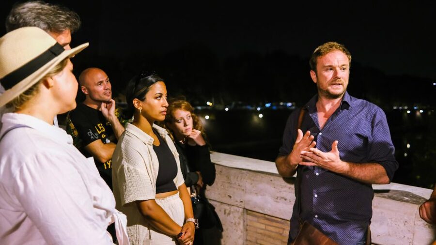 Secrets of Rome: Historical True Crime Small Group Tour - Ponte Sisto and Via Giulia reveal Rome’s personal dramas