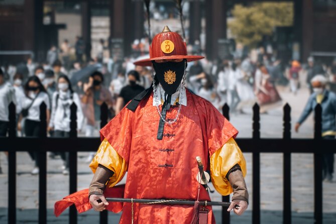Seoul: City Highlights and Historical Experience No Shopping - Gyeongbokgung Palace in traditional dress