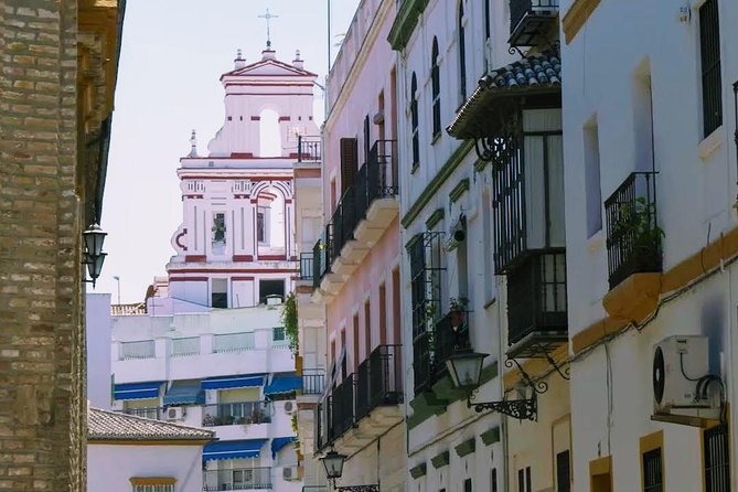 Sevilla Food Tour: Tapas, Wine, History & Traditions - Meeting the guide beneath the Setas