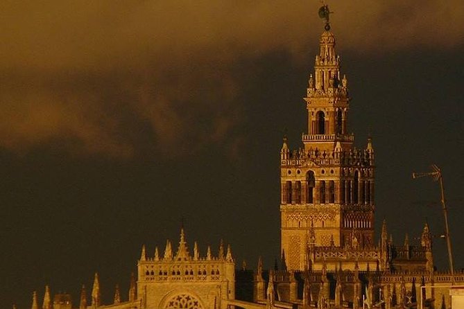 Seville Evening Historical Tour with Haunted History - Plaza del Triunfo: starting among Seville’s major landmarks