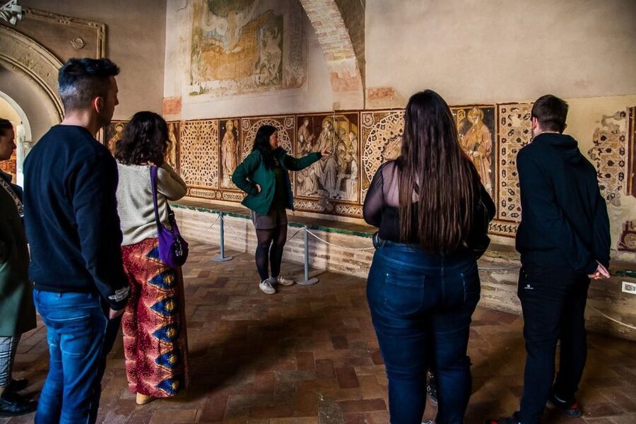 Seville: Game of Thrones and Roman Empire Italica Tour - Language, Weather, and Comfort