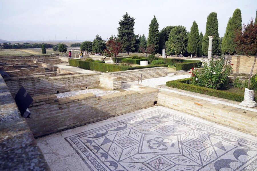 Seville: Game of Thrones and Roman Empire Italica Tour - Domus Exedra and Roman Private Life