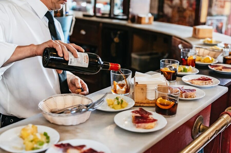 Seville: Tapas, Taverns and History Guided Walking Tour - Orange wine at Taberna Álvaro Peregil
