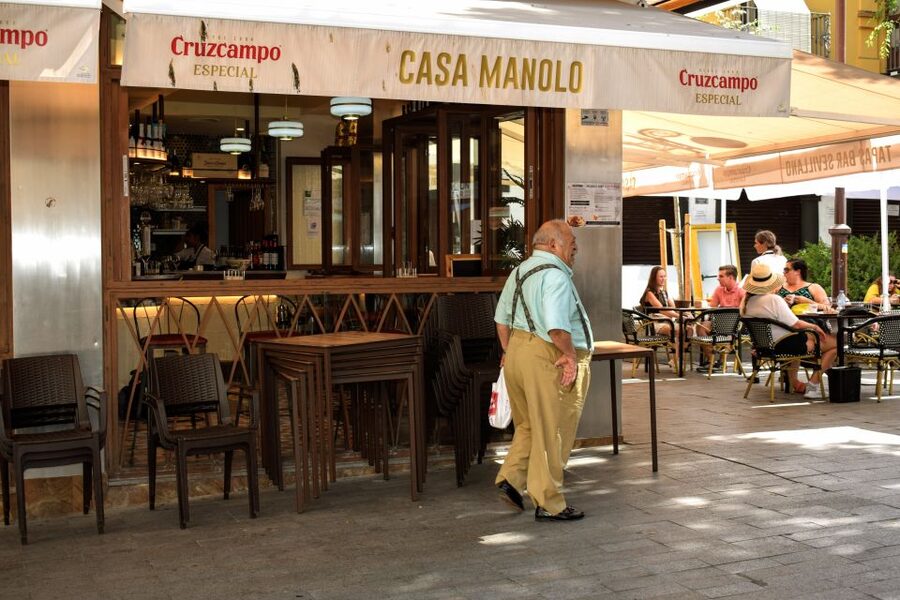 Seville: Tapas, Taverns, and History Walking Tour - Why this Seville food walk works