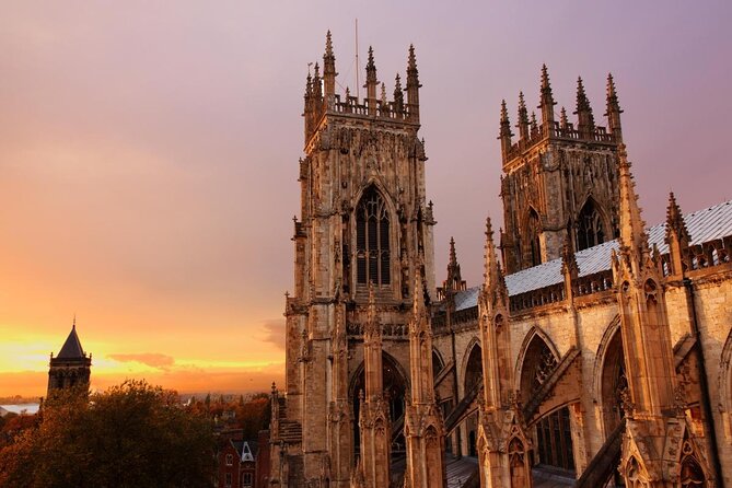 Shadows of York: Ghost Walk and Horrible History. - York after dark, with history told at street level