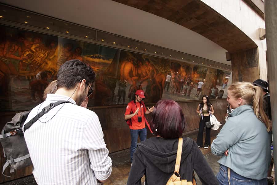 Shared Medellín Downtown Tour with Wireless Audio - The Park of Lights and a tribute to progress