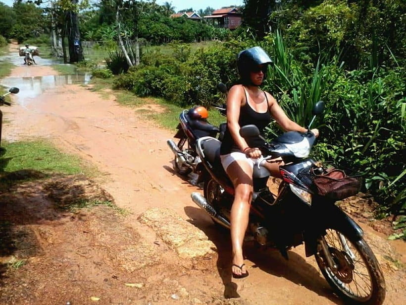 Siem Reap: 3-Hour Ancient Trails Motorbike Tour - The 10-minute transfer from Siem Reap