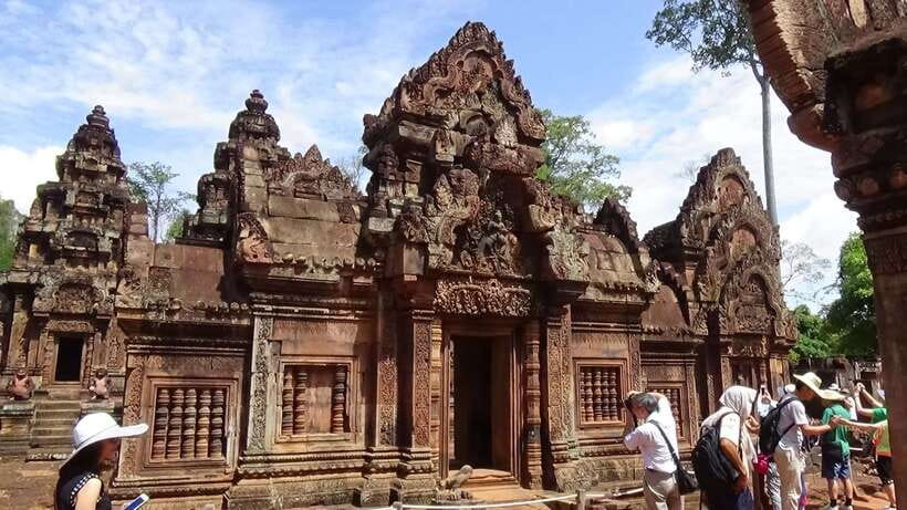 Siem Reap: Banteay Srei and Grand Circuit Heritage Tour - Banteay Srei and Cambodia’s finest stone carving