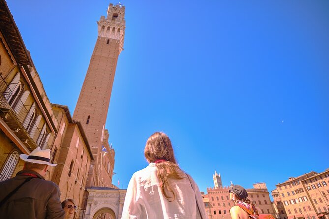 Siena, San Gimignano and Chianti Wines Day Tour from Florence - What the coach and group size mean