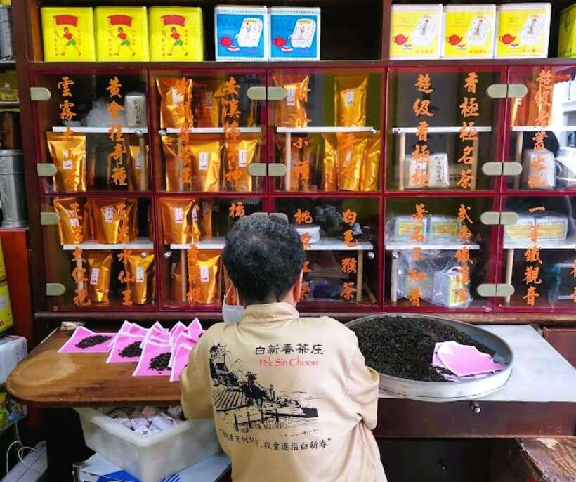 Singapore: Chinatown Historic Walking Tour with Lunch - Yue Hwa, The Majestic, and Pagoda Street