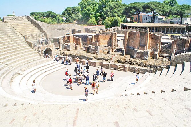 Skip the Line Guided Tour of Pompeii led by an Archaeologist - Meeting at Piazza Esedra and entering the site