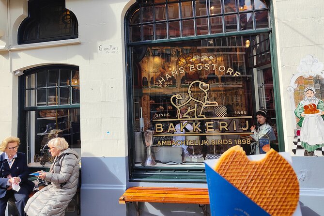 Skipping Lines & Sipping Beers: A History Tour of Amsterdam - Begijnhof: a quiet courtyard with a complicated past