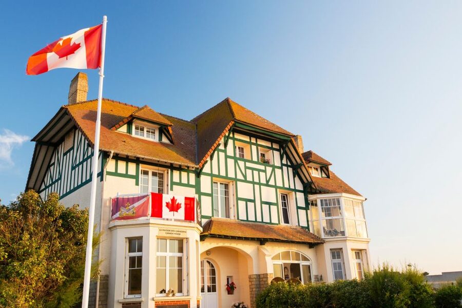Small-Group Canadian Normandy D-Day Juno Beach from Paris - Lunch, weather, and what to bring