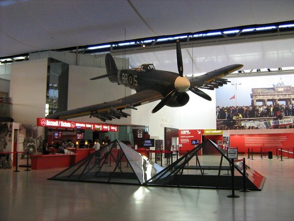 Small Group Guided D-Day Tour and Mémorial de Caen Museum - A two-course lunch at Les Pommiers