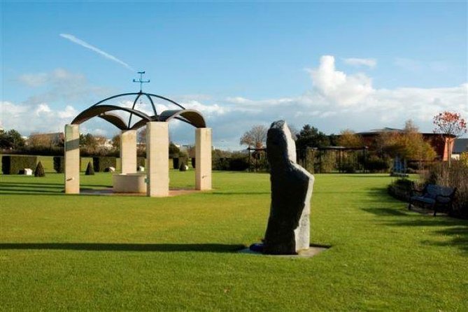 Small Group Guided D-Day Tour and Mémorial de Caen Museum - The guide can make or break the day