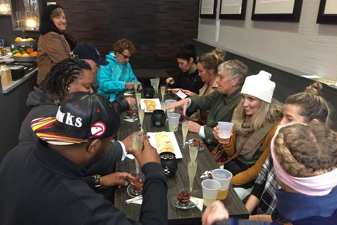 Southern Flavors Food, Pub Crawl, and History Walking Tour - Guides, group size, and the human element