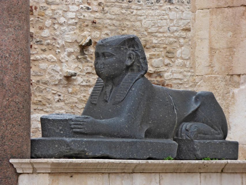 Split: Private Walking Tour in the Historical Town Center - Meeting on the Riva by the bronze city model