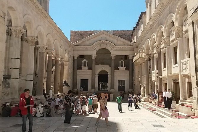 SPLIT-PRIVATE Walking Tour of Diocletian's Palace & Old Town - The Peristyle, Vestibule, and imperial entrance