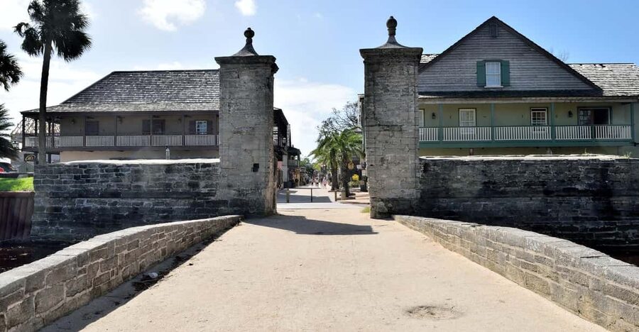 St. Augustine: Guided History Walking Tour - Walking the Historic District and old grid streets
