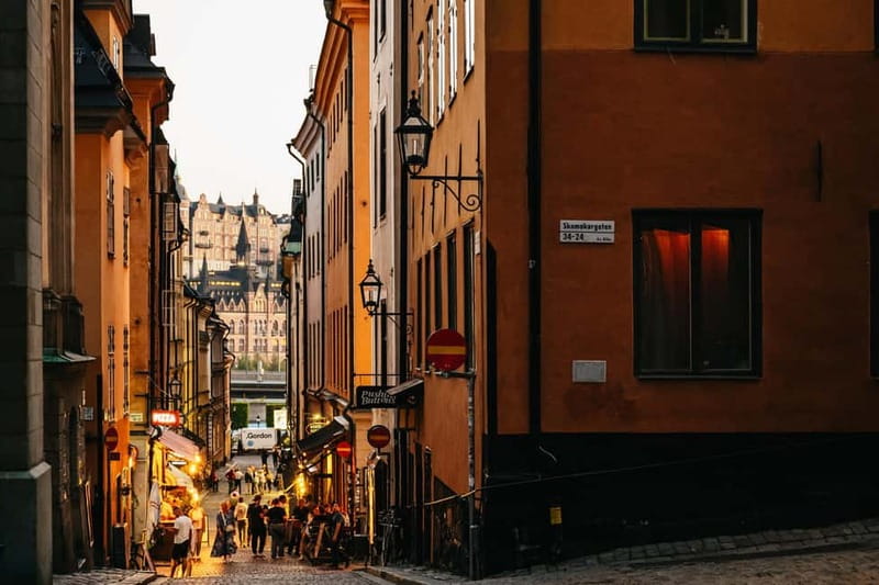 Stockholm: Ghost Walk and Historical Tour - The crypt and the tour’s most atmospheric stop