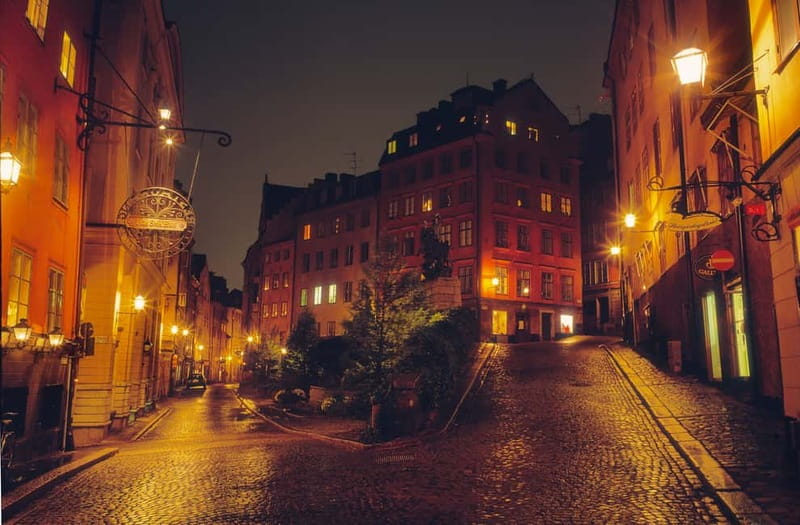 Stockholm: Old Town Historical Walking Tour, small group - St. George and the Dragon, a painting, and Stockholm’s birth
