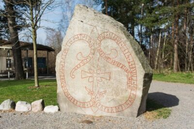 Stockholm: Sigtuna and Uppsala Viking History Day Tour