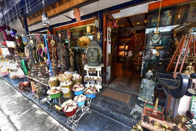 Stories of Jew Town: Guided Heritage Walk in Kochi - The Jewish Cemetery and the changing Jewish quarter