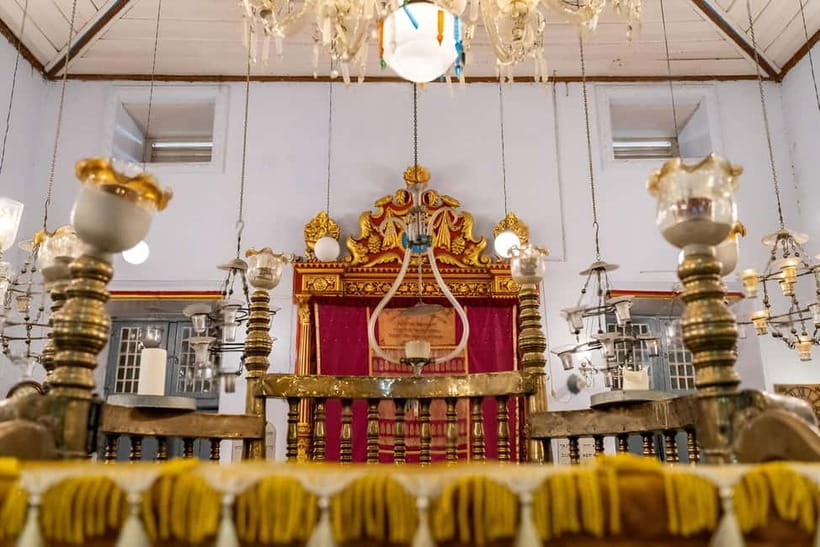 Stories of Jew Town: Guided Heritage Walk in Kochi - The guides make the difference