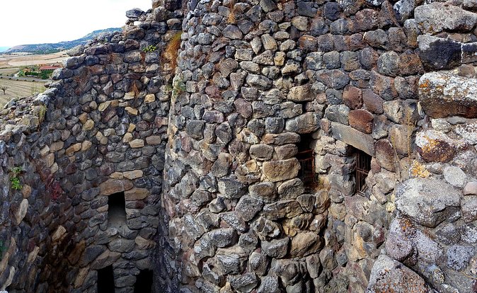 SU NURAXI BARUMINI Unesco World Heritage Site - Entering the five-tower nuraghe