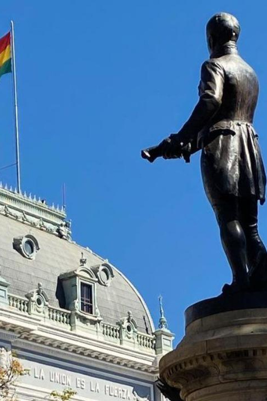 Sucre: Free Walking tour (History, culture and traditions) - Plaza de Armas 25 de Mayo and the story of Sucre