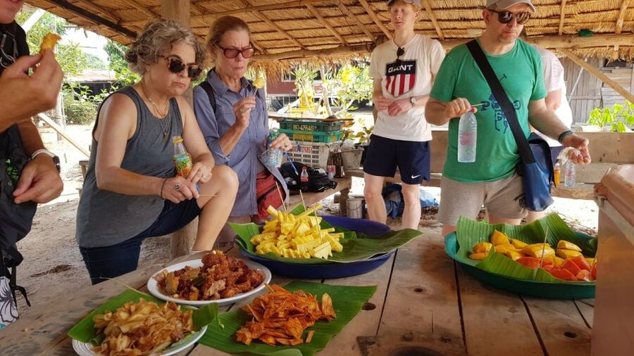 Sukhothai: Full-Day Historical Park Cycling Tour with Lunch - Bikes, road conditions, and fitness