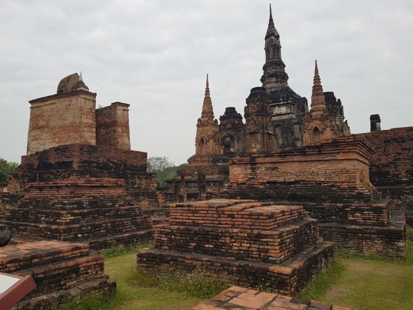 Sukhothai: Full-Day Historical Park Cycling Tour with Lunch - Why the cycling route matters