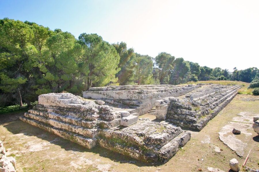Syracuse: Neapolis Archaeological Park Small Group Tour - Pausing for the park’s wider view