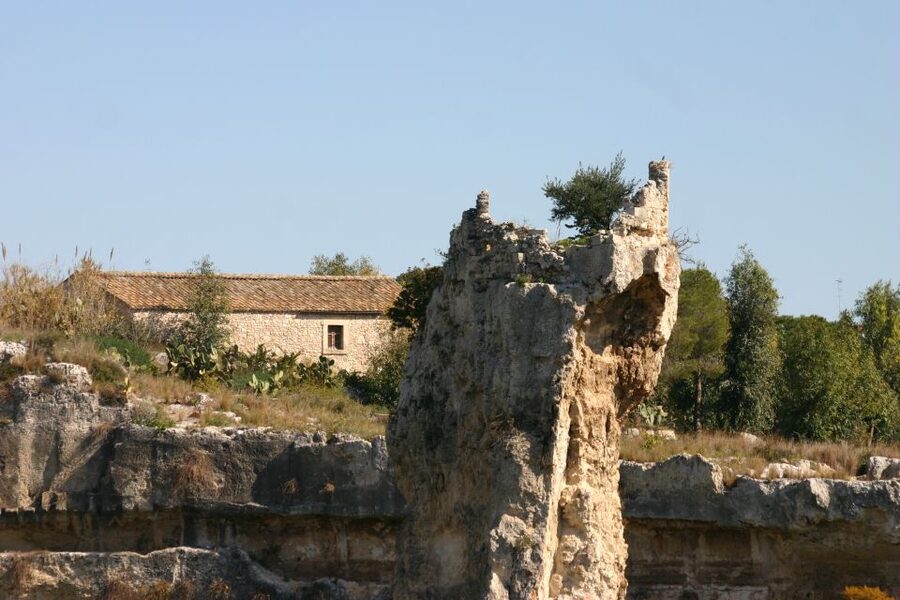 Syracuse: Neapolis Archaeological Park Small Group Tour - Understanding the Altar of Hieron II