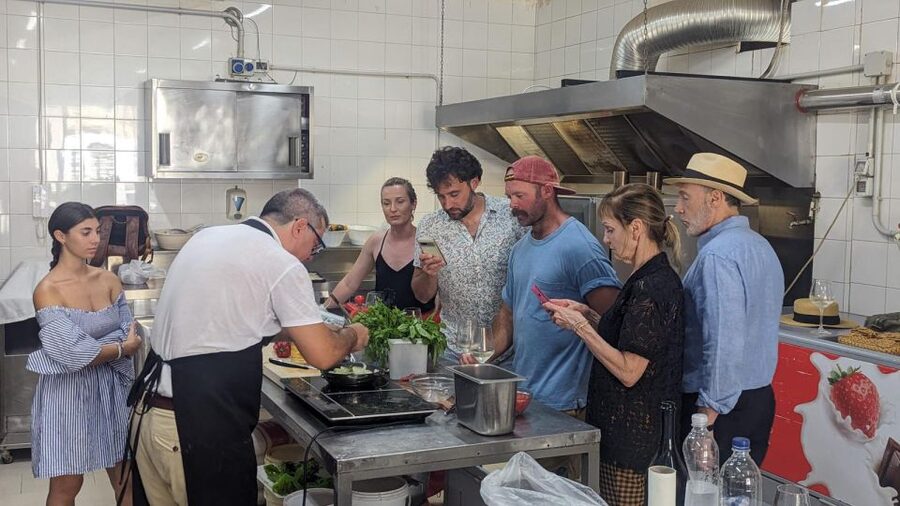 Syracuse: Traditional Cooking Class & Ancient Market Visit - Meeting Chef Ettore in Ortigia