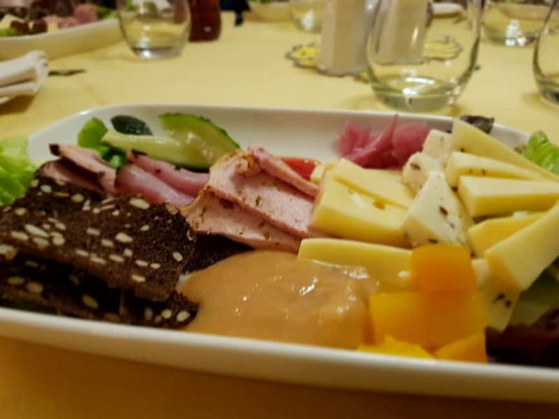 Tallinn: Estonian Food, Drinks and History Tour - Meeting at Town Hall Square