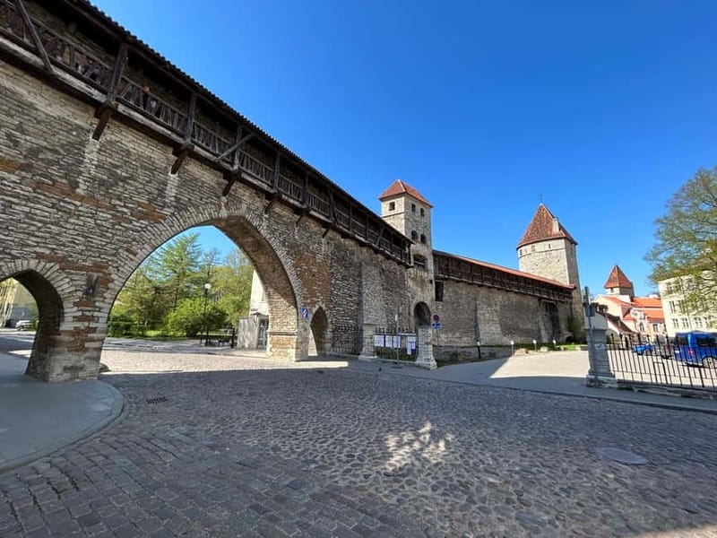 Tallinn: Medieval Walking Tour - St. Olaf’s Church and Toompea Castle