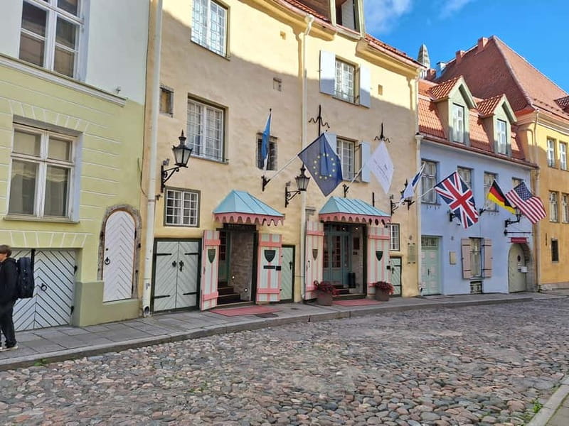 Tallinn: Private Guided Walking Tour of the Medieval City - Why Tallinn works best as a walking story