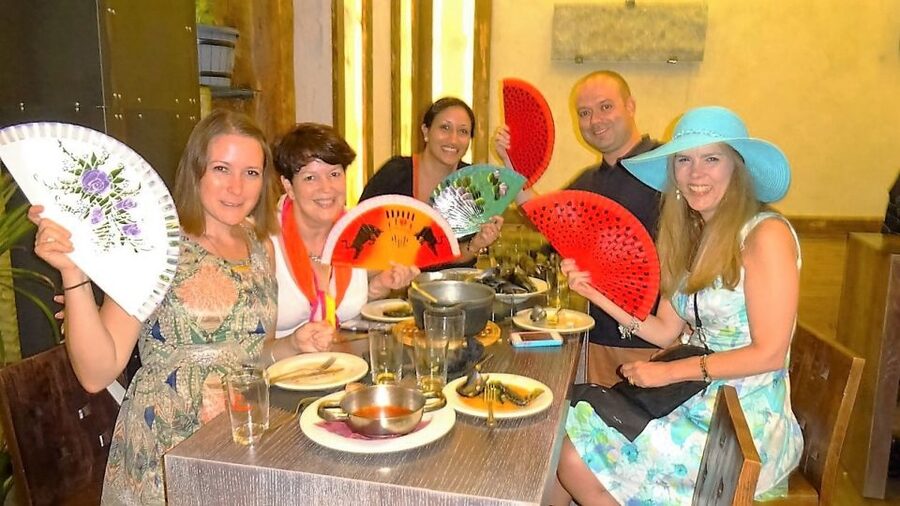 Tapas Crawl in Madrid Historical Quarter for Lunch or Dinner - The first bar: learning how Spanish tapas fit together