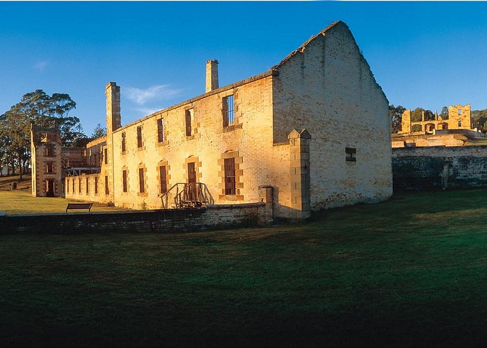 Tasman Island Cruises and Port Arthur Historic Site Day Tour from Hobart - Cold weather and motion sickness on the boat