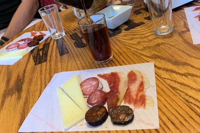 Taste of Malaga Tour : Tapas, History and Local Customs - A modern finale near the Alcazaba