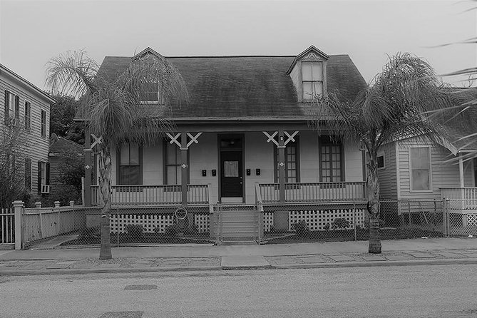 The Historic Galveston Ghost Tour - The Mansard House tells the strangest tale